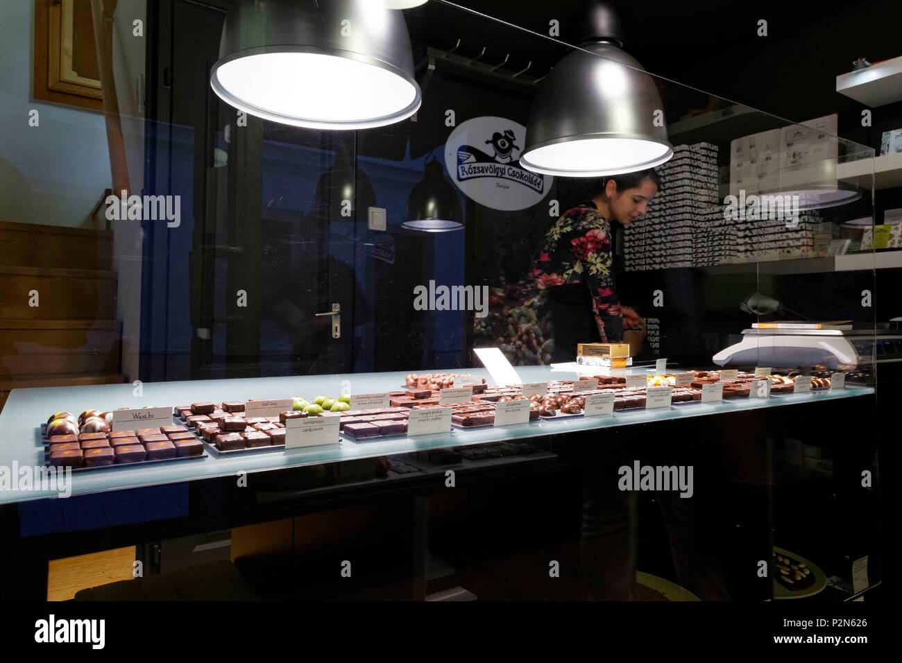 Budapest, Hongrie, zone classée au Patrimoine Mondial, Csokoladé Rozsavolgyi, chocolat artisanal Banque D'Images