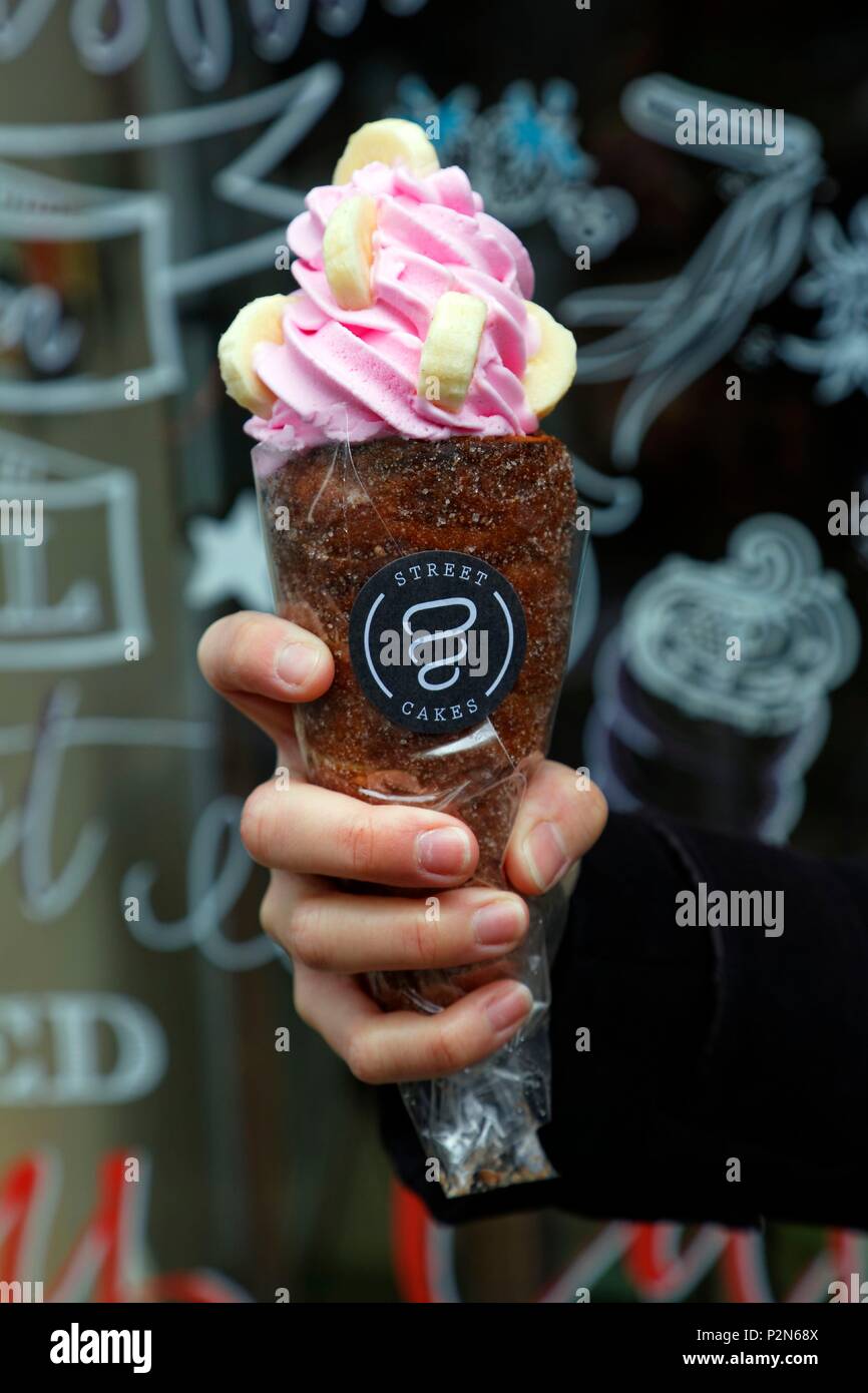 Budapest, Hongrie, zone classée au patrimoine mondial, la lutte antiparasitaire, Street Cafe ice cream Banque D'Images
