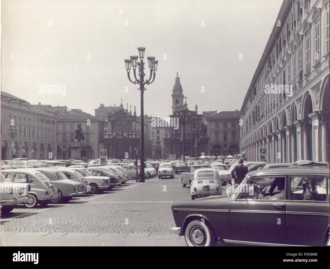 . Italiano : Illuminazione progettata par piazza San Carlo da Guido Chiarelli - anni '60 '60 anni .. Ce fichier n'est pas informations sur l'auteur. 70 Piazza S. Carlo Torino Banque D'Images