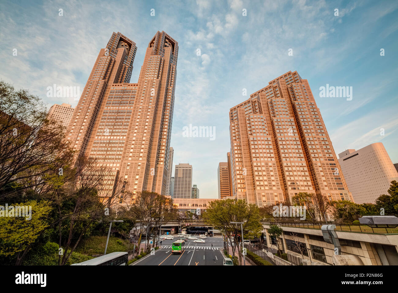 Tokyo Metropolitan Government Building de Shinjuku Central Park, Shinjuku, Tokyo, Japon Banque D'Images