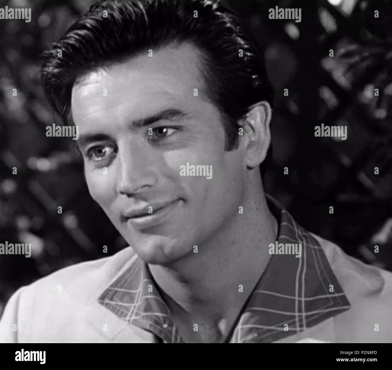 . Italiano : Pierre Brice nel film Akiko (1961) . Ce fichier n'est pas informations sur l'auteur. 71 Pierre Brice - Akiko (rognée) Banque D'Images