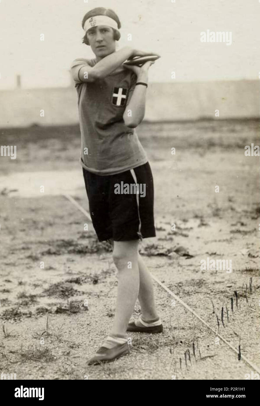 . Italiano : L'atleta italiana Lina Avigliano . 2 janvier 2014, 22:47:41. Photographe inconnu 48 Lina Irsina Banque D'Images
