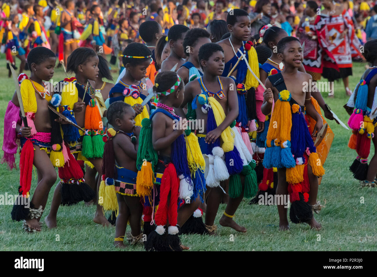 Enfants Swazi parade à Umhlanga (Reed Dance Festival), au Swaziland Banque D'Images