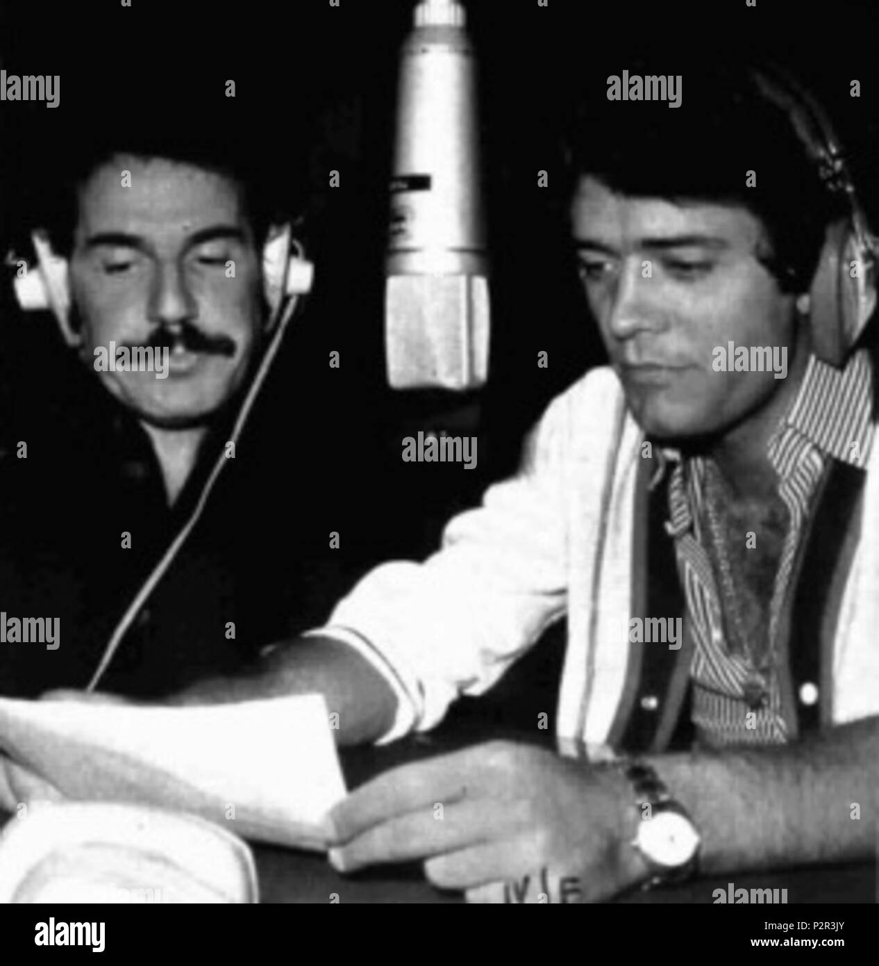 . L'Acteur Italien Stefano Satta Flores et chanteur Gianni Nazzaro . Juillet 1975. Inconnu 85 Stefano Satta Flores Gianni Nazzaro Banque D'Images