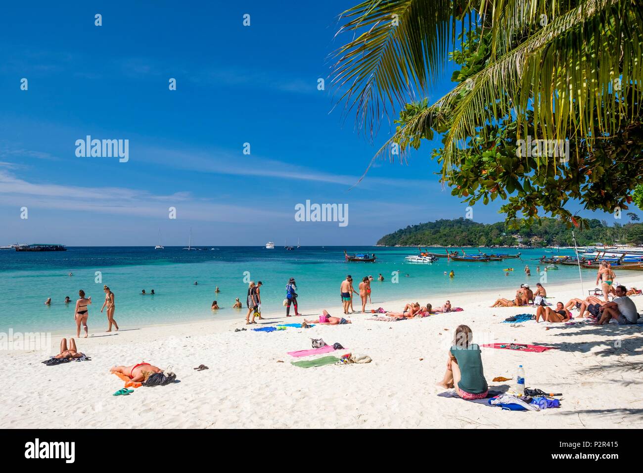 La Thaïlande, province de Phang Nga, Ko Lipe, Pattaya Beach, longue plage de sable blanc Banque D'Images