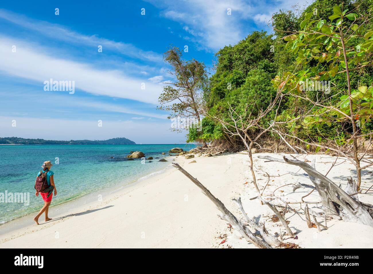 La Thaïlande, province de Phang Nga, Parc national marin de Tarutao, Ko Adang, plage de Laem Son, Ko Lipe dans l'arrière-plan Banque D'Images