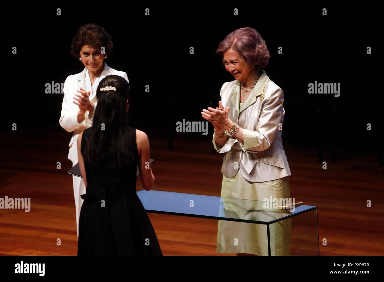 La Reina Sofia asiste junto a Paloma O'Shea a la ceremonia de Clausura del curso academico 2017-2018 de la Escuela Superior de Musica Reina Sofia. (Photo : José Cuesta/261/Cordon presse). La Reine Sofia participe avec Paloma O'Shea à la cérémonie de clôture de l'année universitaire 2017-2018 à l'Escuela Superior de Musica Reina Sofia 261/cordon press Banque D'Images