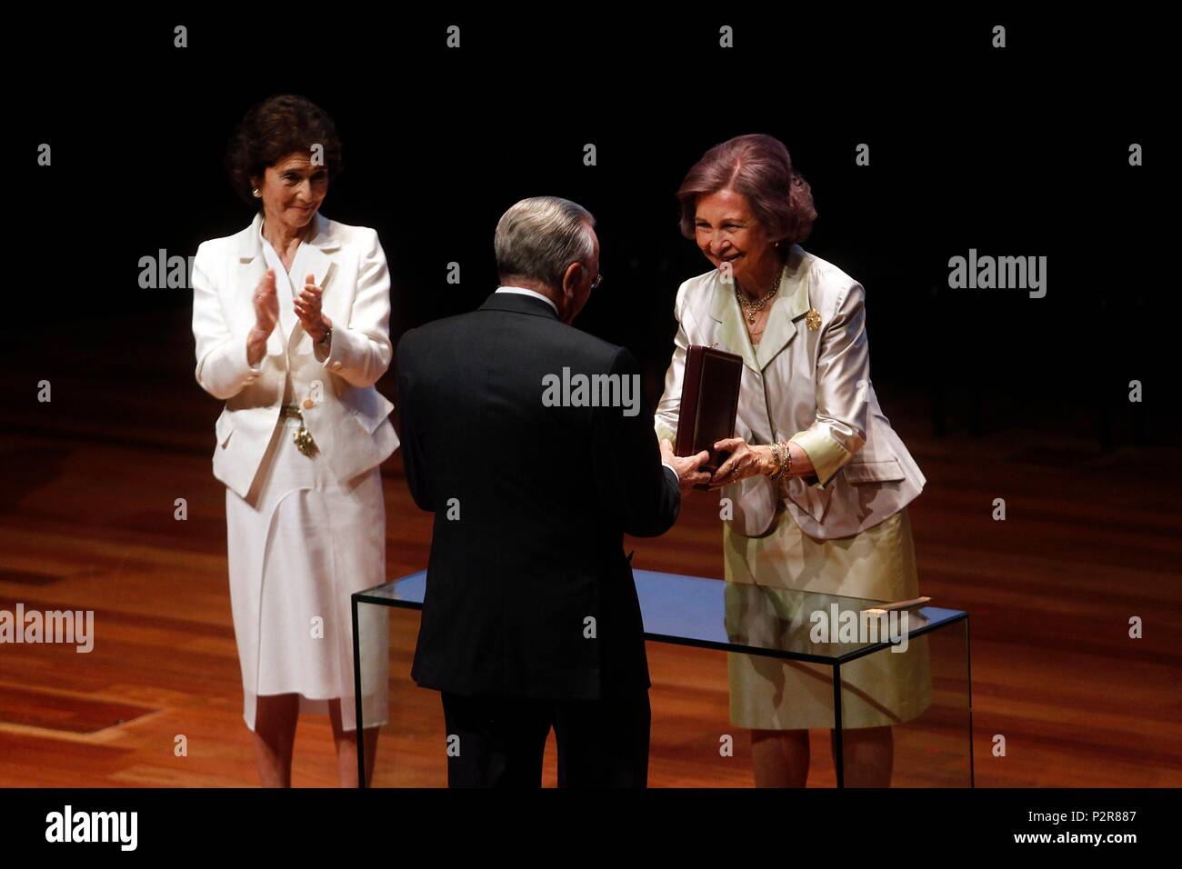 La Reina Sofia asiste junto a Paloma O'Shea a la ceremonia de Clausura del curso academico 2017-2018 de la Escuela Superior de Musica Reina Sofia. (Photo : José Cuesta/261/Cordon presse). La Reine Sofia participe avec Paloma O'Shea à la cérémonie de clôture de l'année universitaire 2017-2018 à l'Escuela Superior de Musica Reina Sofia 261/cordon press Banque D'Images