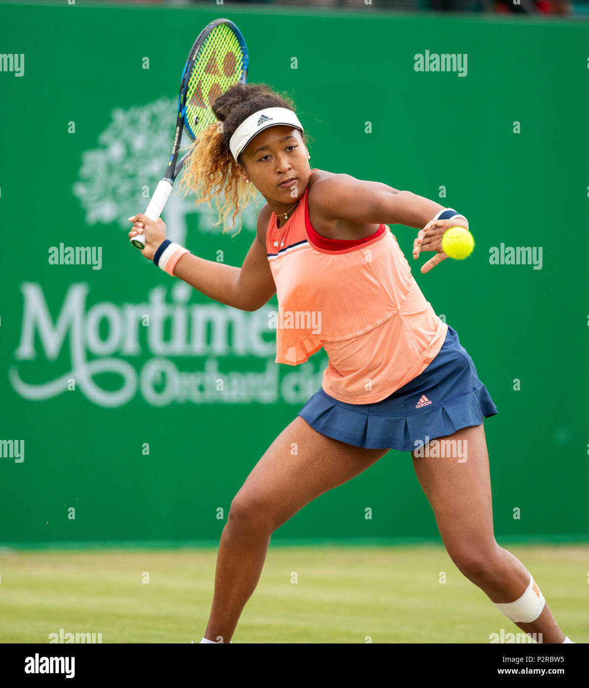 Centre de tennis de Nottingham, Nottingham, Royaume-Uni. 16 Juin, 2018. La Nature Valley Open de tennis ; Naomi Osaka (JPN) aligne un coup droit dans son match de demi-finale contre l'Ashleigh Barty (AUS) : Action de Crédit Plus Sport/Alamy Live News Banque D'Images