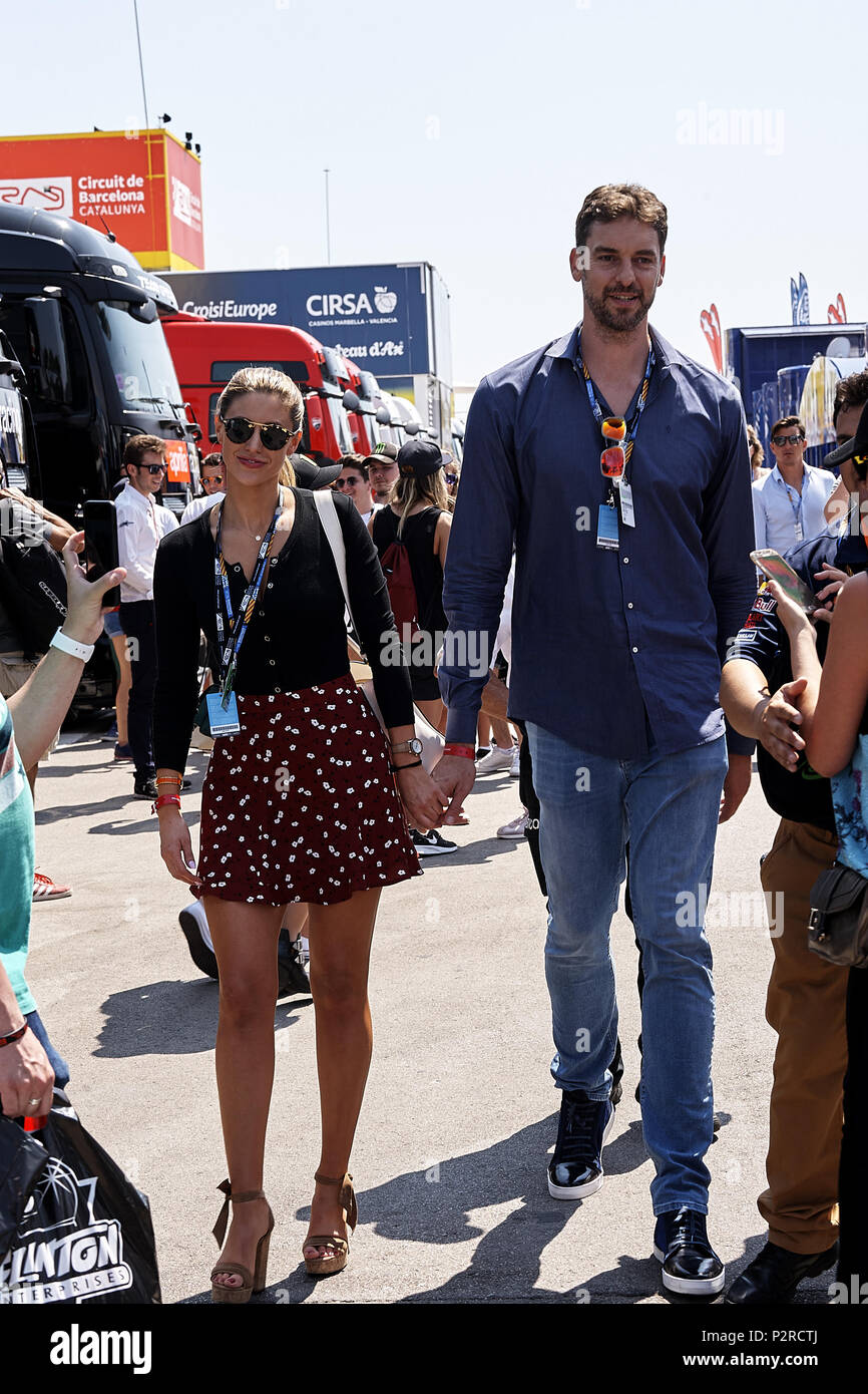 Pau Gasol et son amie Catherine McDonnell pendant l'habitation admissible  du Gran Premi de Catalunya de Monster Energy, le Circuit de Catalunya,  Espagne, Montmelo.Le 16 juin 2018 Photo Stock - Alamy