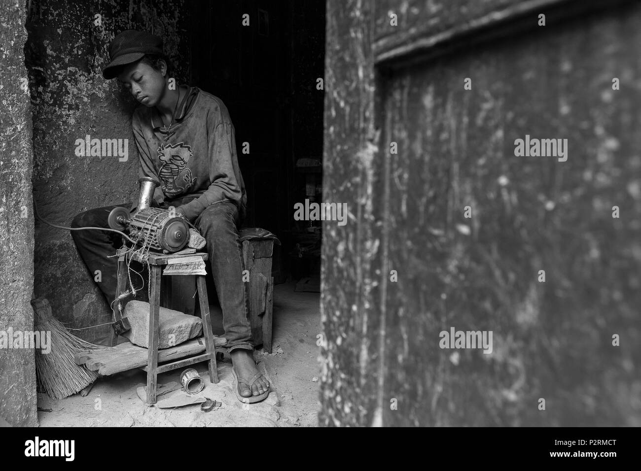 Madagascar, région Vakinankaratra, Ambatolampy, fabrique des marmites d'aluminium Banque D'Images