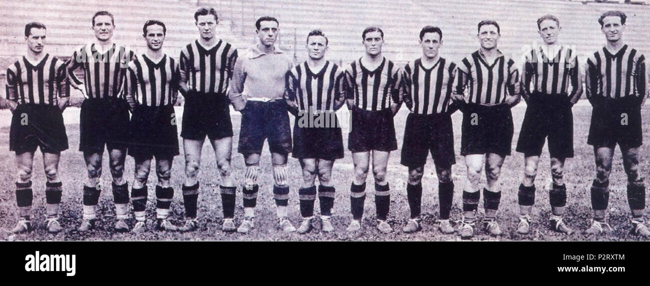 . Italiano : Una formazione dell'Ambrosiana-Inter nella stagione 1933-34. Da sinistra : ( ?), P. A., Agosteo Pitto, G. Viani, C. P., Ceresoli Serantoni, G. Meazza, A. L'établissement Demaría, C. F. Levratto, A. L., Castellazzi Allemandi. Entre 1933 et 1934. Foto Archivio GS et Collezione Lamberto Bertozzi 9 Associazione Sportiva Ambrosiana-Inter 1933-1934 Banque D'Images