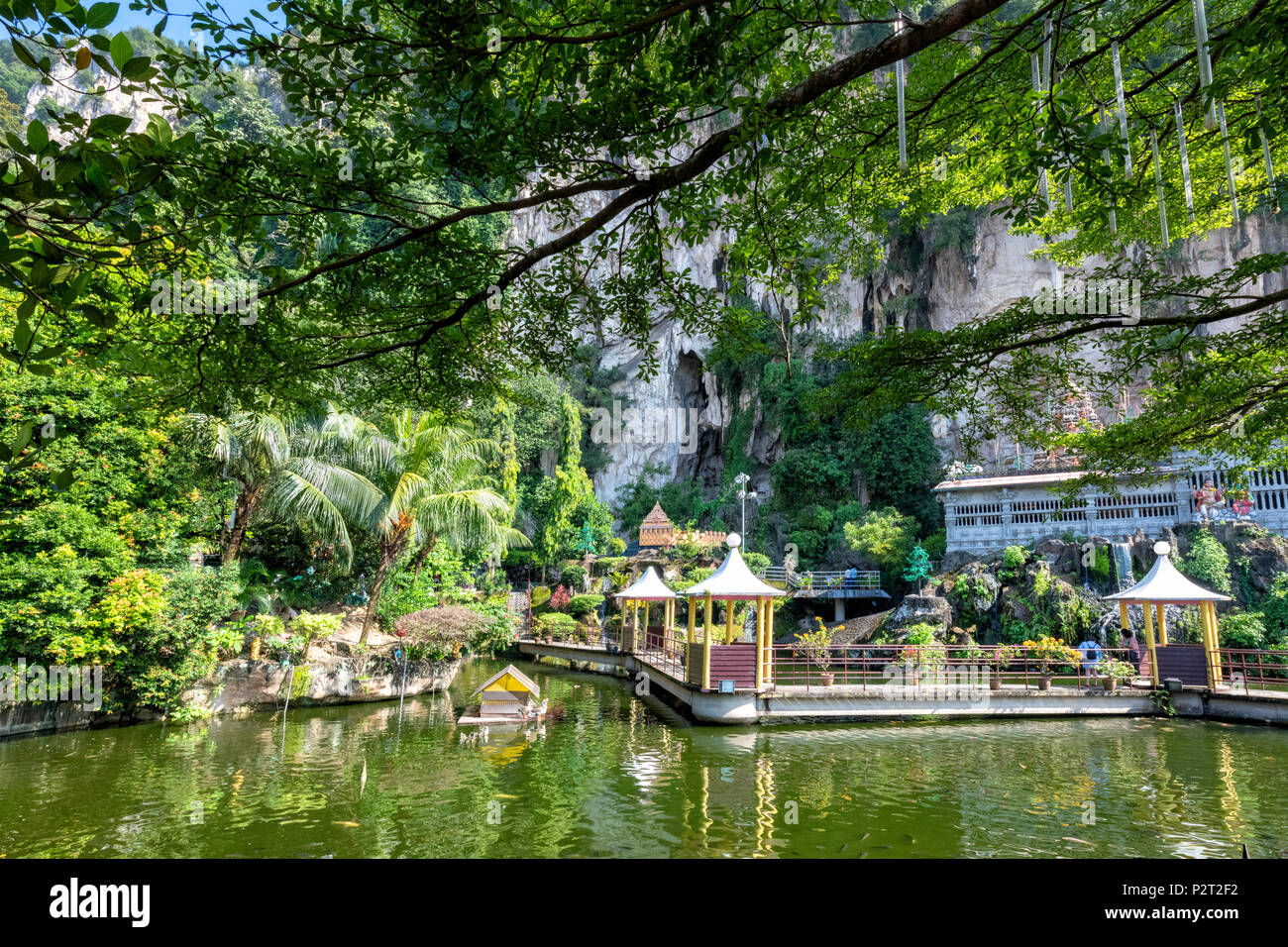 Jardin de l'eau à l'Hindu Temple au Batu Caves près de Gombak à Kuala Lumpur, Malaisie Banque D'Images