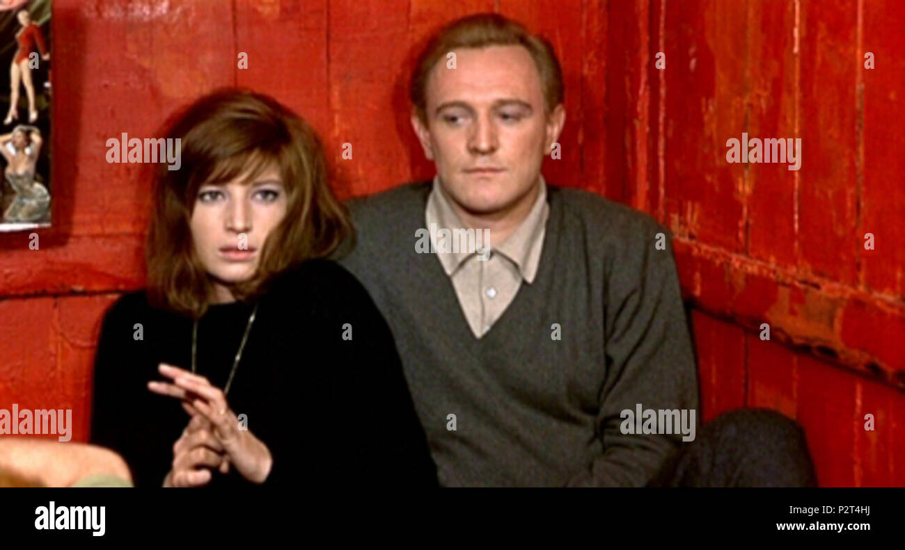 . Magyar : Monica Vitti, Richard Harris (Giuliana és Corrado), un Vörös sivatag c. hungarian-filmben rendezte Italia, Michelangelo Antonioni, 1964 . 1964. Michelangelo Antonioni 22 Deserto rosso 3 Banque D'Images