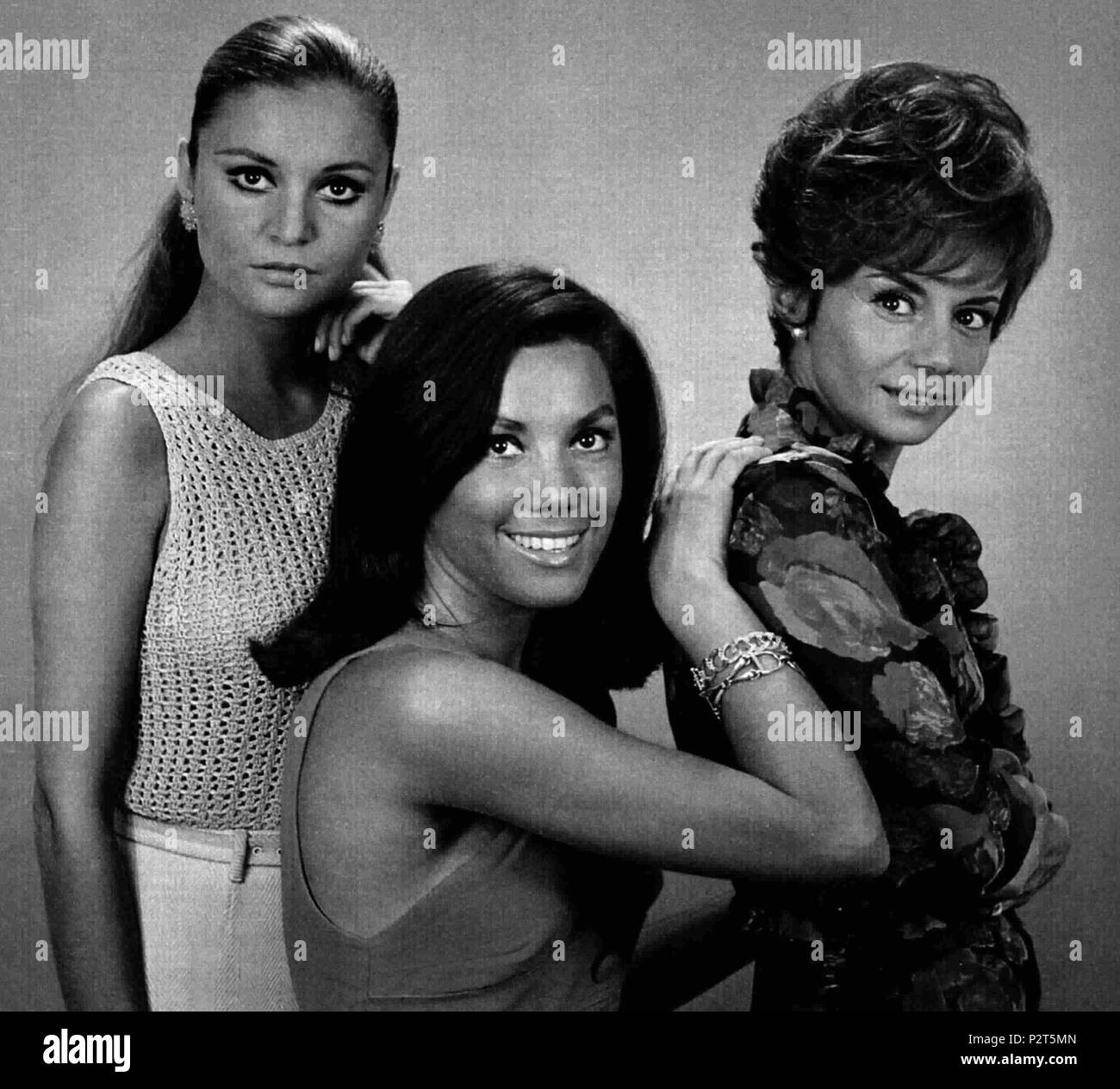 . De gauche, actrices italiennes Laura Tavanti, Grazia Maria Spina et Antonella Della Porta . Octobre 1965. Cioni 86 Tavanti Spina Della Porta Banque D'Images