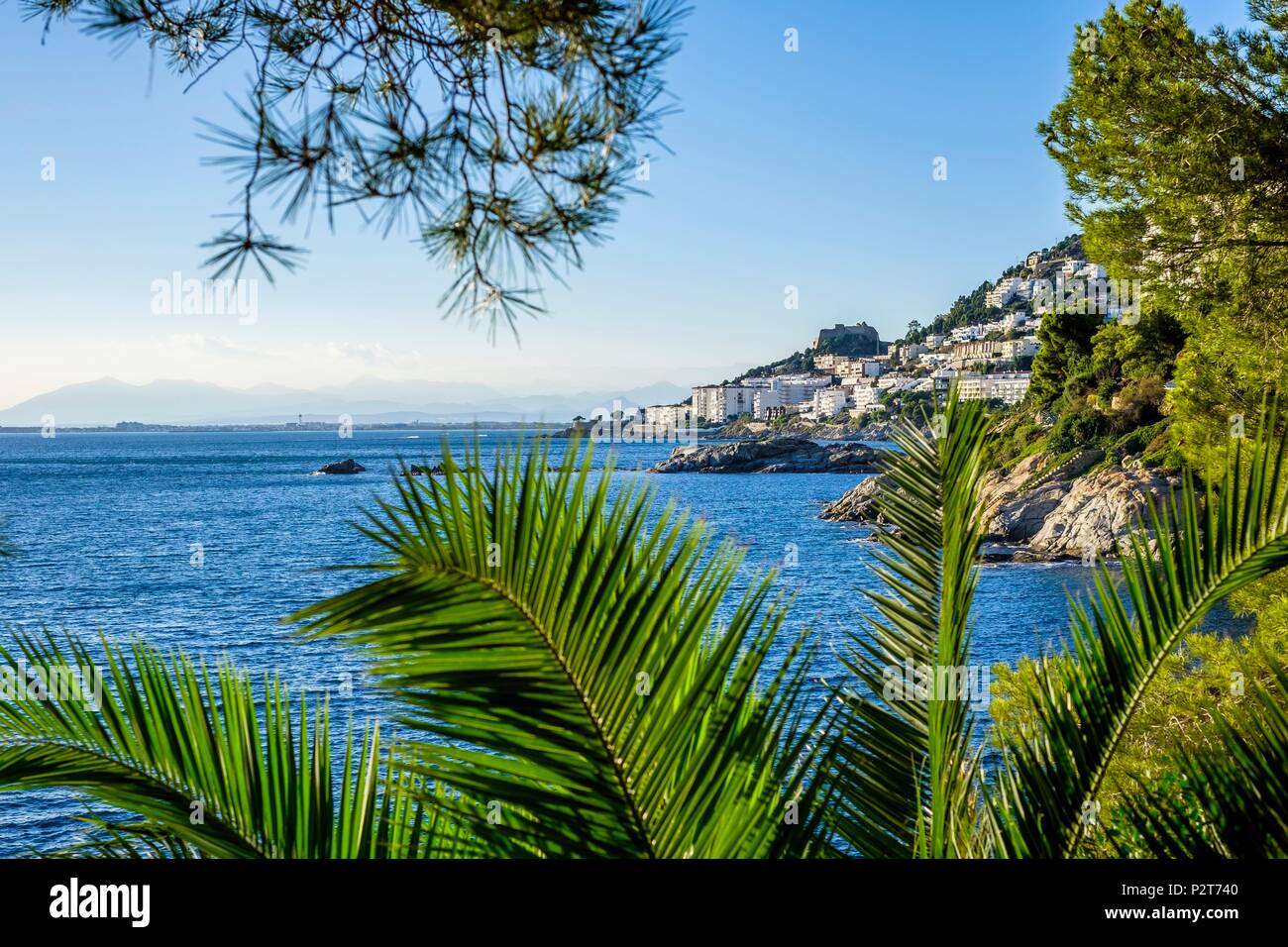 L'Espagne, la Catalogne, Roses, searesort sur le GR 92, sentier de randonnée au bord de la mer Banque D'Images