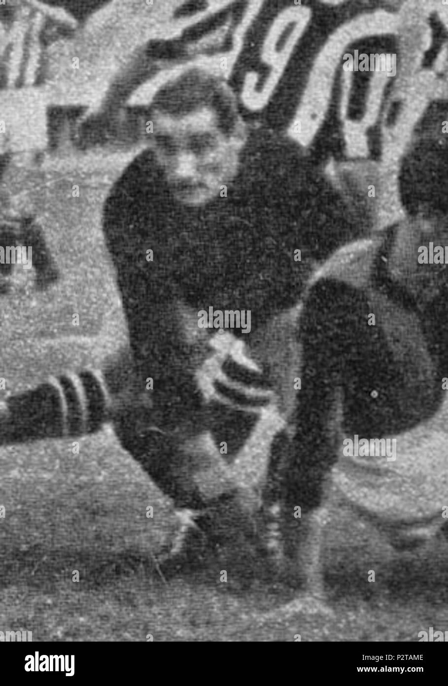 . Italiano : Torino, stadio Municipale Benito Mussolini, 28 giugno 1942. Il portiere rossonero Giovanni Rossetti dans azione nel corso della sfida tra e Juventus Milan AC (4-1) valevole per la finale di ritorno della Coppa Italia 1941-1942. 28 juin 1942. Photo par inconnu rognée par Danyele 1941-42 1 finale Coppa Italia (2ème étape) - Juventus v AC Milano - Giovanni Rossetti Banque D'Images