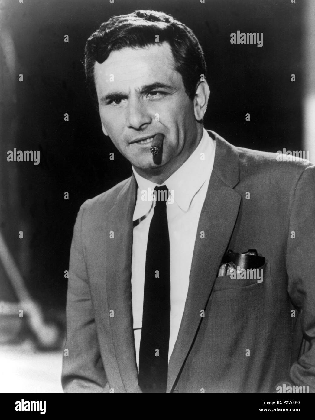 Titre original : COLUMBO. Titre en anglais : COLUMBO. Directeur : PATRICK MCGOOHAN Film ; VINCENT MCEVEETY ; JAMES FRAWLEY. Année : 1971. Stars : Peter Falk. Credit : NBC Universal Television / Album Banque D'Images