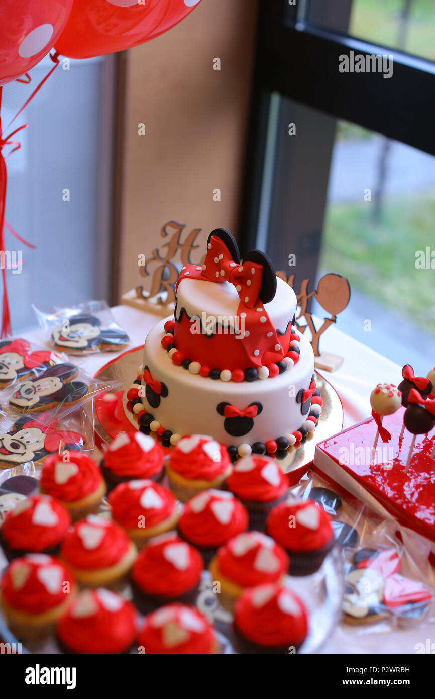 De Delicieux Gateaux D Anniversaire De Mickey Mouse Photo Stock Alamy De Delicieux Gateaux D Anniversaire De Mickey Mouse Photo Stock Alamy