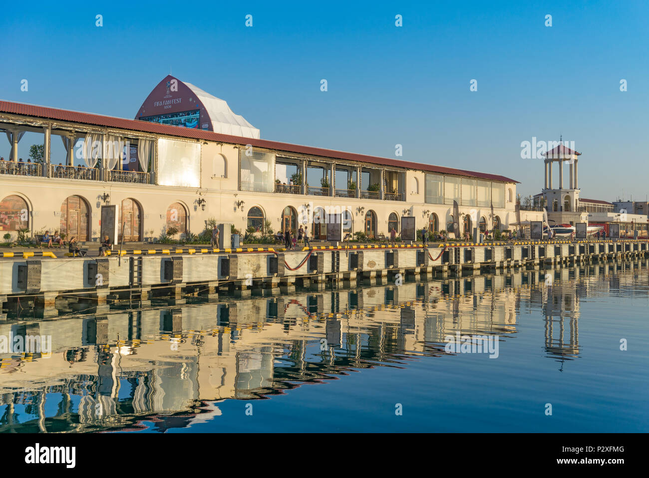 Sotchi, Russia-June 14, 2018 : le front de mer avec vue sur le port - 2018 FIFA fanzone Banque D'Images