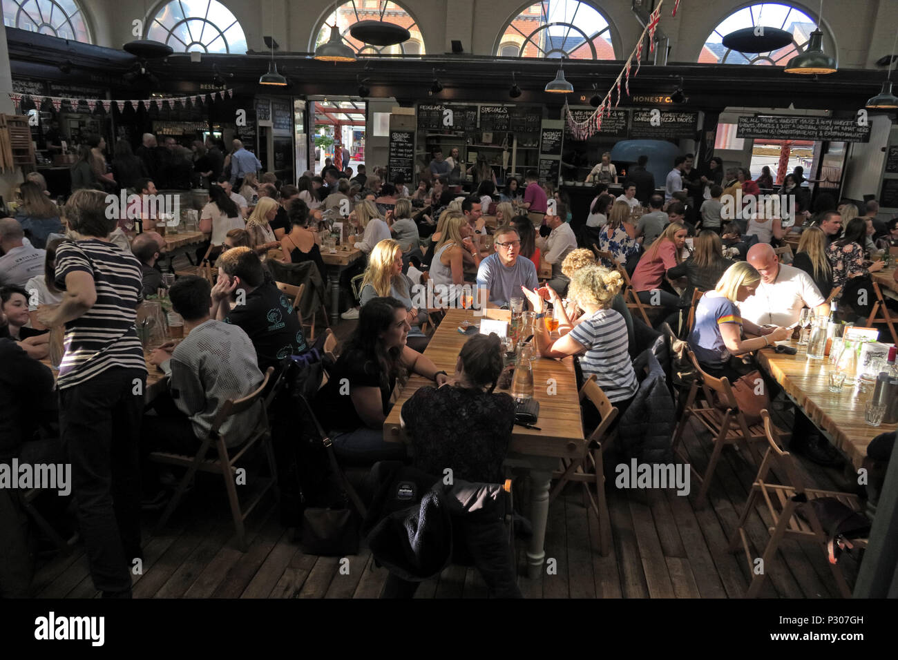 Altrincham réussie de marché de la ville (similaire au Borough Market), Trafford Conseil, le Grand Manchester, au nord ouest de l'Angleterre, Royaume-Uni Banque D'Images