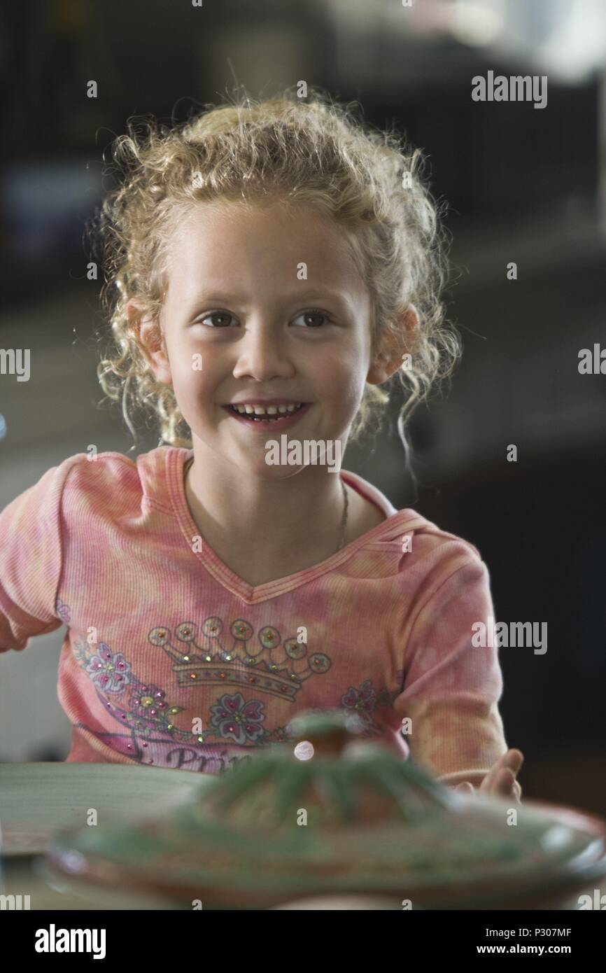 Titre original : Funny People. Titre en anglais : Funny People. Film Réalisateur : Judd Apatow. Année : 2009. Stars : IRIS APATOW. Credit : UNIVERSAL PICTURES / BENNETT, TRACY / Album Banque D'Images