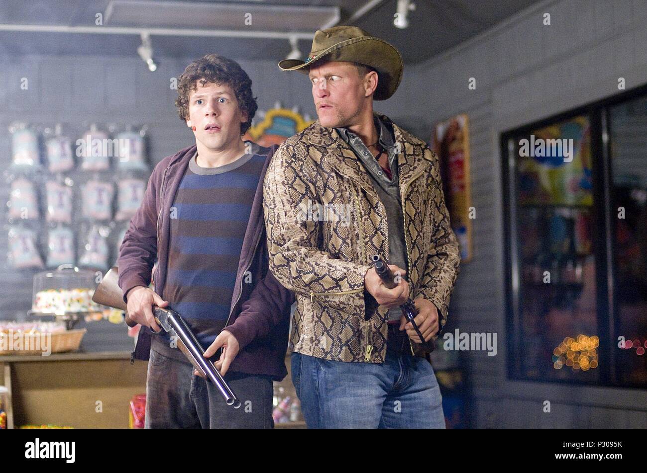 Titre original : ZOMBIELAND. Titre en anglais : ZOMBIELAND. Directeur de film : Ruben Fleischer. Année : 2009. Stars : Woody Harrelson, Jesse Eisenberg. Credit : Columbia Pictures / Album Banque D'Images