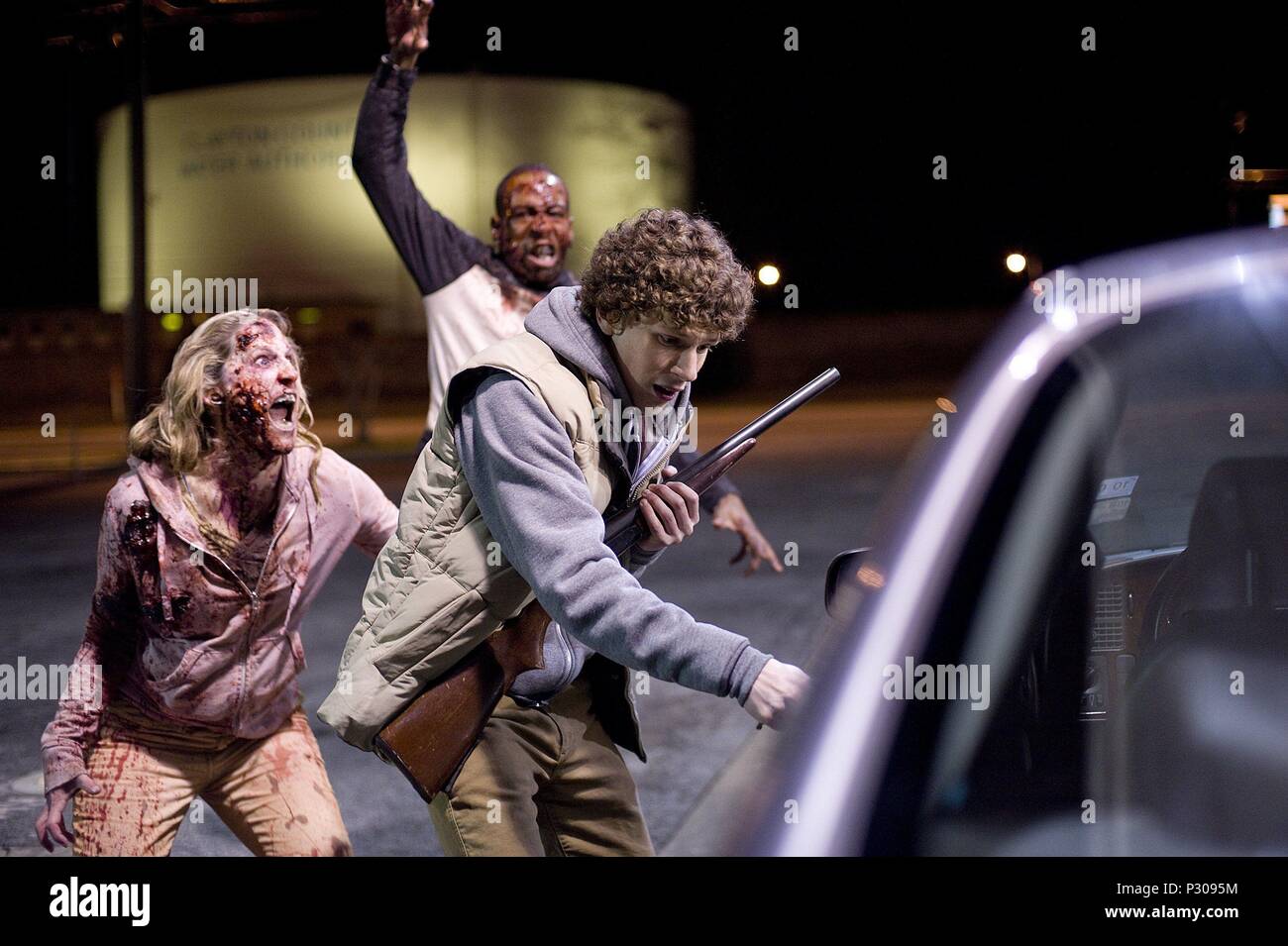 Titre original : ZOMBIELAND. Titre en anglais : ZOMBIELAND. Directeur de film : Ruben Fleischer. Année : 2009. Stars : Jesse Eisenberg. Credit : Columbia Pictures / Album Banque D'Images