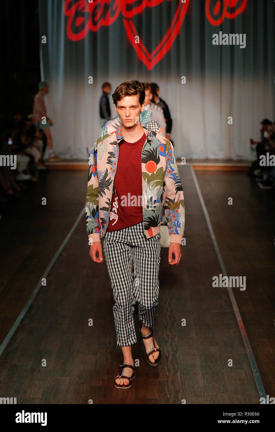 London Fashion week hommes le designer britannique Ben Sherman présente la collection Summer Spring 2019 au British Fashion Council Show Space Banque D'Images