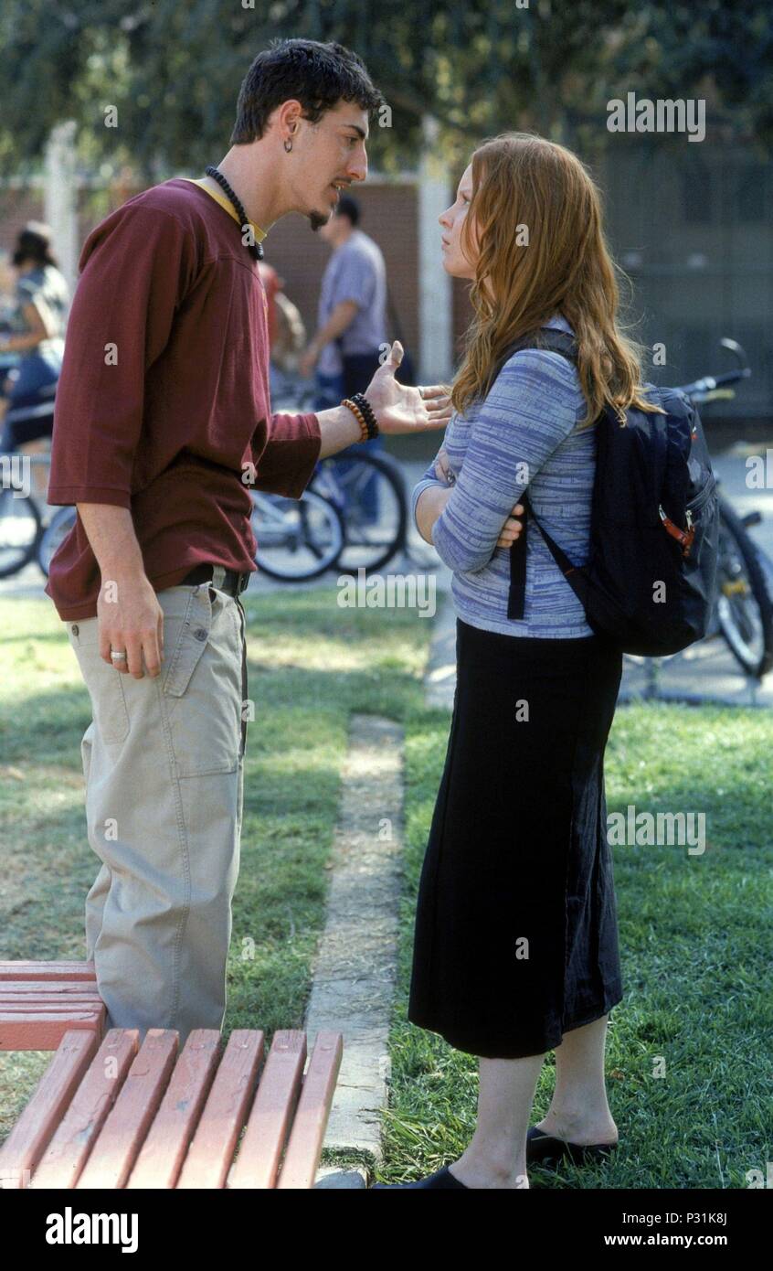 Description : 4º temporada. Titre original : six pieds sous terre. Titre en anglais : six pieds sous terre. Année : 2001. Stars : LAUREN AMBROSE ; Eric Balfour. Credit : HBO / Album Banque D'Images