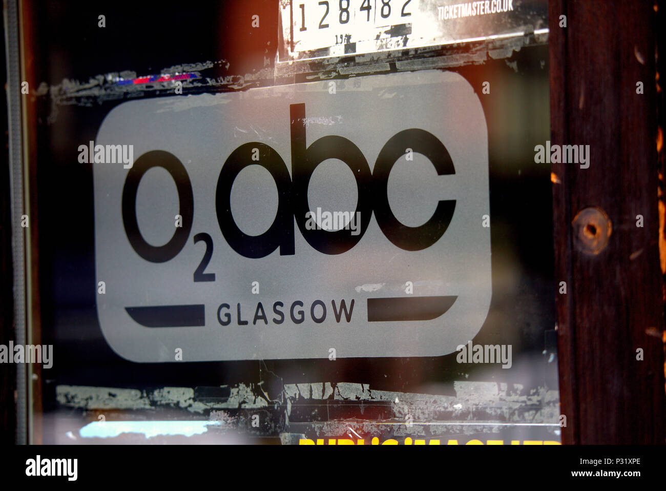 Porte avant en verre l'O₂ ABC est une discothèque et salle de musique sur Sauchiehall Street, dans le centre de Glasgow a été gravement endommagé dans l'incendie de l'école d'art de la GSA Banque D'Images