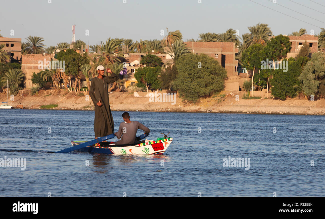 Avec des filets de pêche sur le Nil Banque D'Images