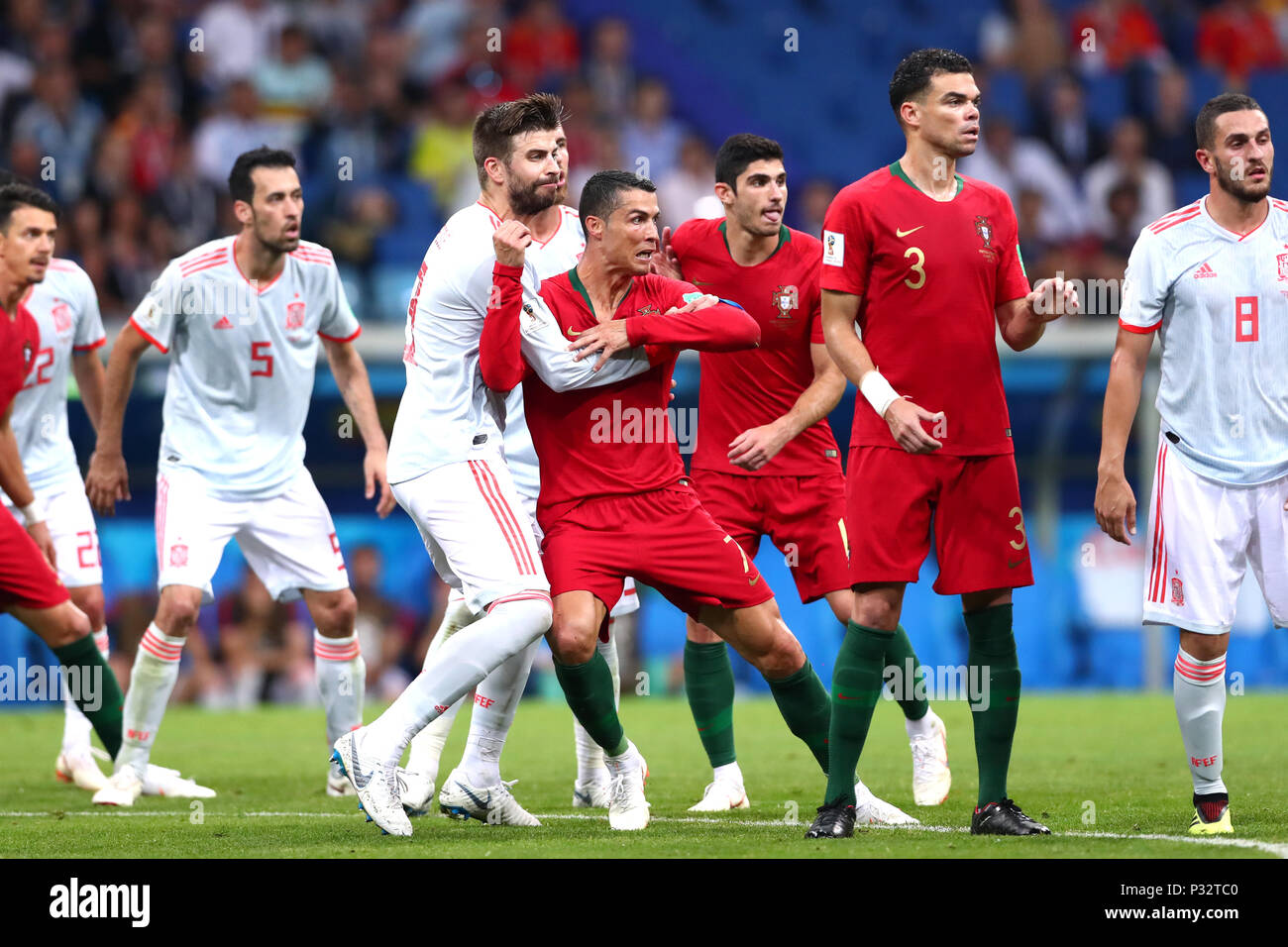L-R) Gerard Pique (ESP), Cristiano Ronaldo (POR), 15 juin 2018 Football /  Soccer - COUPE DU MONDE : Russie 2018 match du groupe B entre le Portugal  3-3 Espagne au stade Fisht