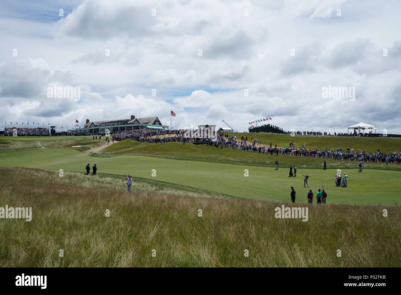 18e trou lors du second tour de l'US Open 118e championnat au Shinnecock Hills Golf Club à Southampton, New York, États-Unis, le 15 juin 2018. Credit : Koji Aoki/AFLO SPORT/Alamy Live News Banque D'Images