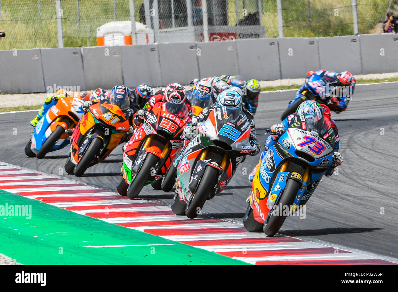 ALEX MARQUEZ (73) de l'Espagne, MARCEL SCHROTTER (23) de l'Allemagne, FABIO QUARTANARO (20) de la France et BRAD BINDER (41) du Royaume-Uni au cours de la course Moto2 de la course du Grand Prix de Catalogne, au circuit de course de Barcelone Montmelo, près de Barcelone le 17 juin 2018 (Photo : Alvaro Sanchez) Banque D'Images