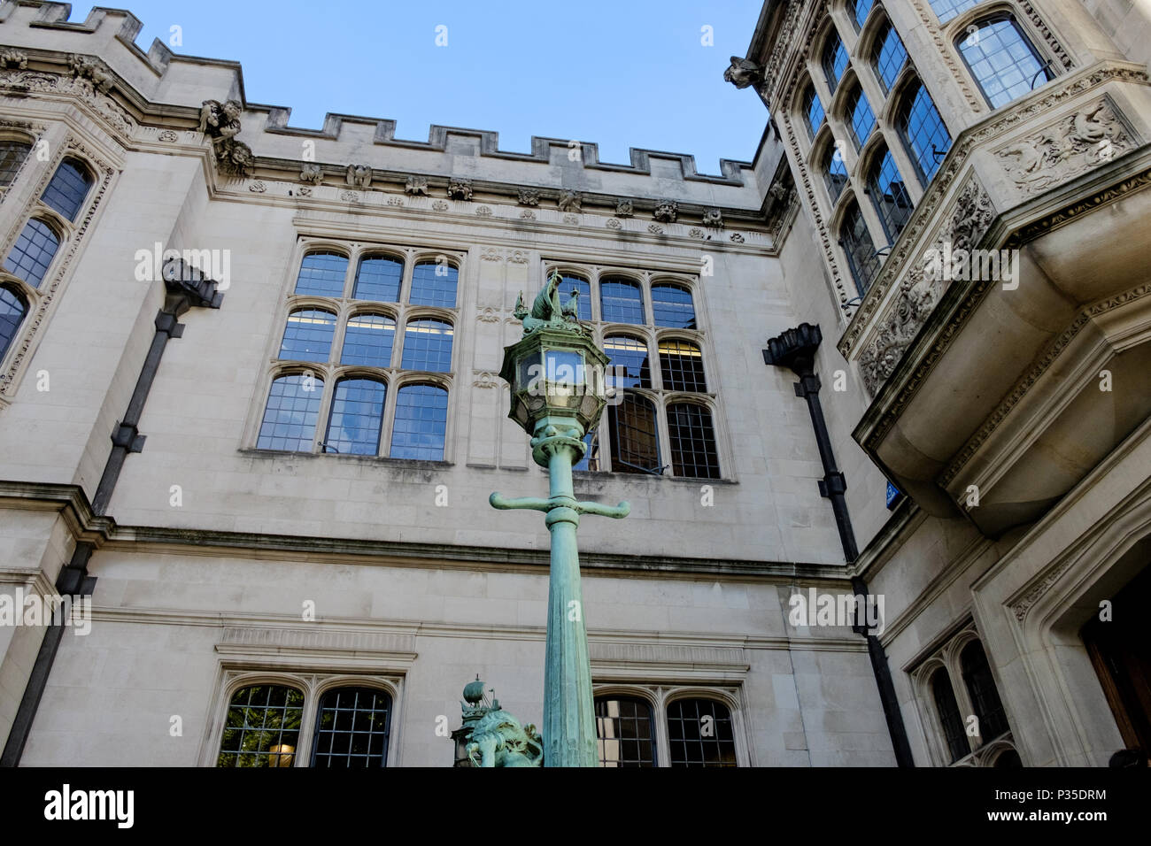 L'extérieur de deux Temple Place, près de Victoria Embankment Londres. Précédemment connu sous le nom de l'Astor House est aujourd'hui utilisé comme une galerie d'art publique. Banque D'Images