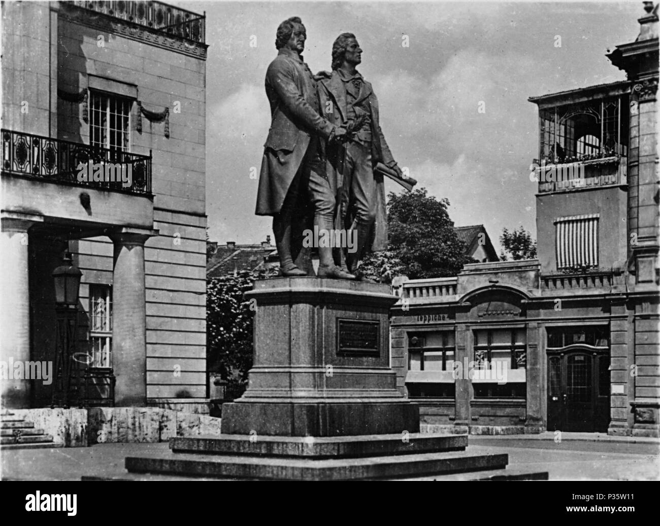 Photo historique de Weimar, Goethe et Schiller monument Allemagne Banque D'Images