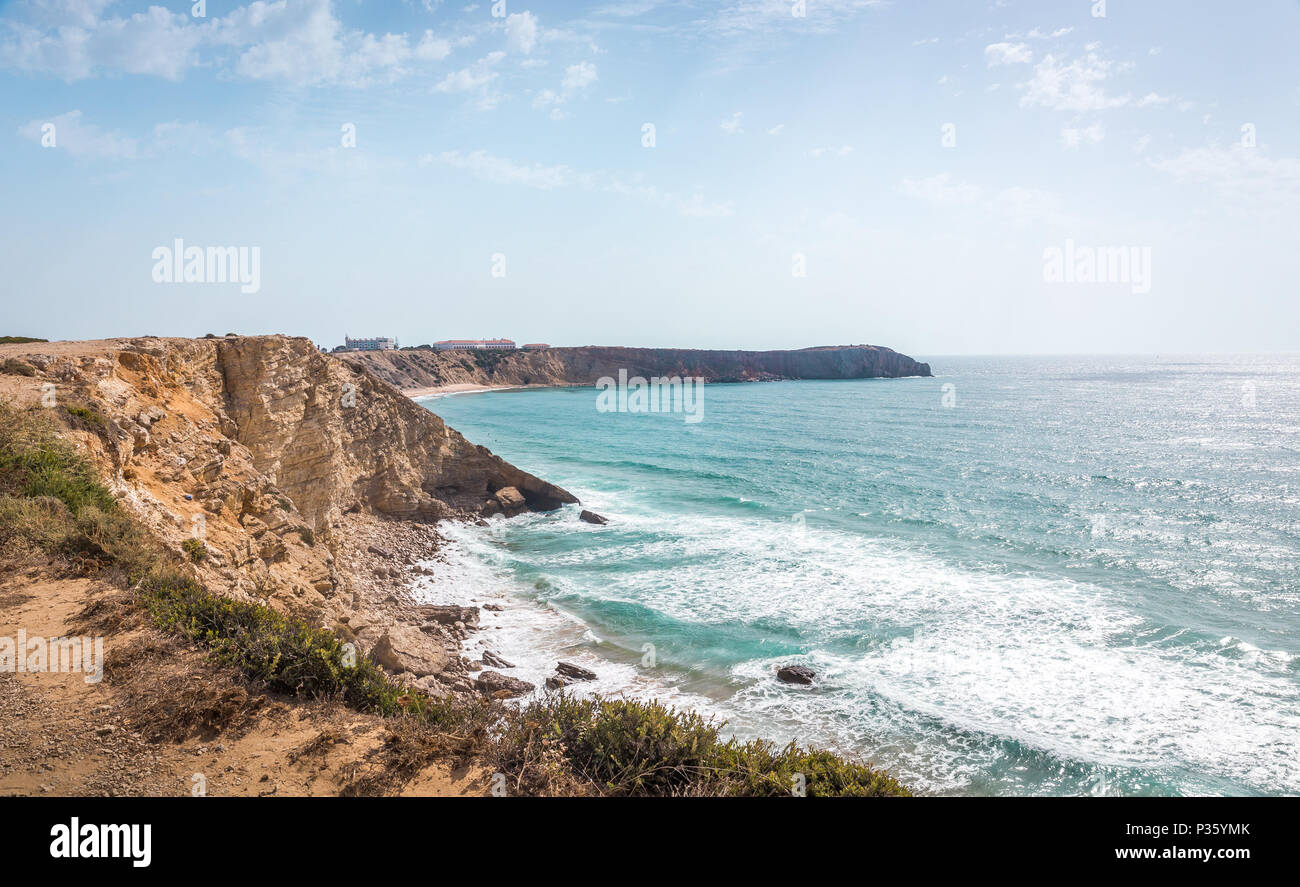 Rocky seashore près de Sarges village de Portugal Banque D'Images