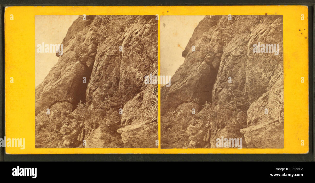 . Grotte de la lèvre inférieure. Titre alternatif : vert paysage de montagne. Couverture : 1863 ?-1880 ?. Mentions légales Source : 1863 ?-1880 ?. Article 3-9-2006 numérique publié ; mise à jour 2-13-2009. 58 grotte dans la lèvre inférieure, par John B. Heywood Banque D'Images