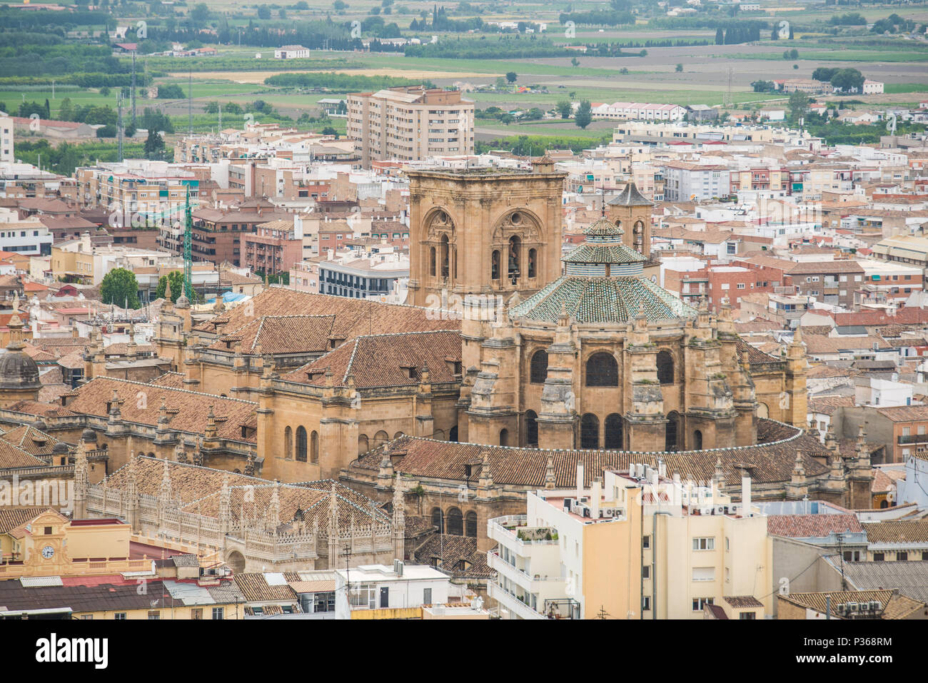 La cathédrale de Grenade, vue de l'Alhambra. Banque D'Images