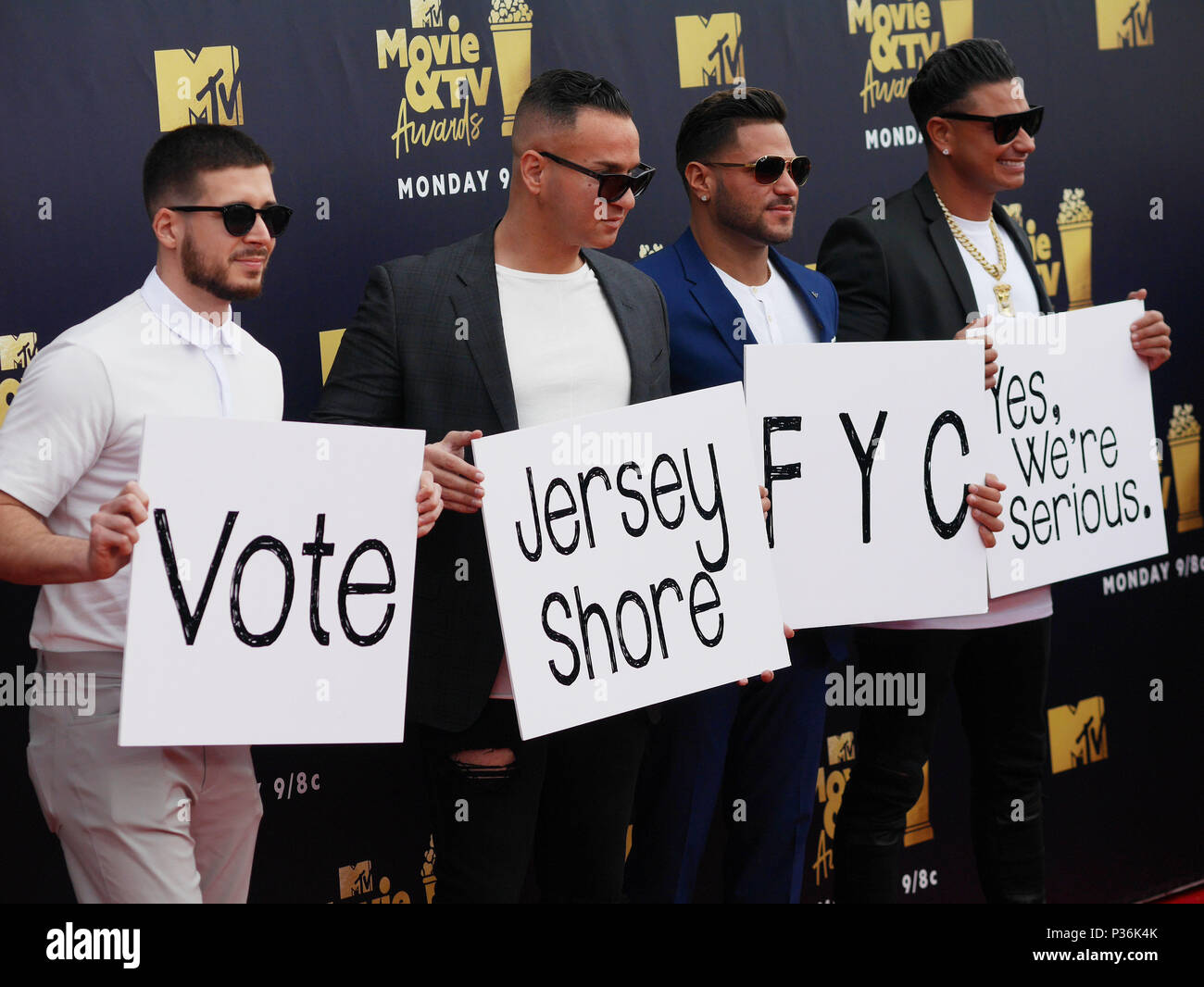 Vinny Guadagnino, Mike Sorrentino, Ronnie, Ortiz-Magro et DJ Pauly D de MTV dans l'émission de télé réalité 'Jersey Shore' participant à la 2018 MTV Film et TV Awards tenue au Barker Hangar à Los Angeles, USA. ASSOCIATION DE PRESSE Photo. Photo date : Samedi 16 juin 2018. Crédit photo doit se lire : Francis Specker/PA Wire Banque D'Images