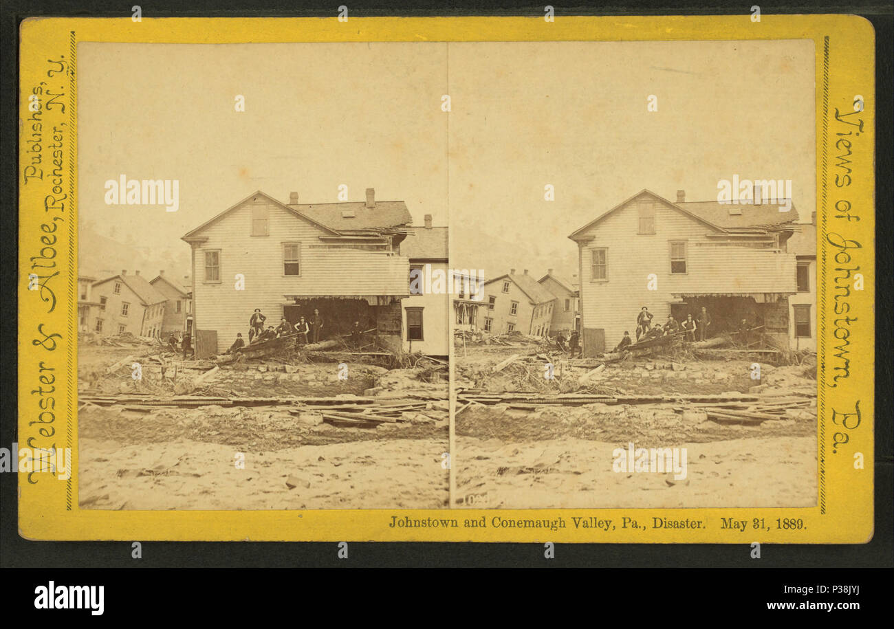 133 Groupe en face des ruines, de la maison, Johnstown, PA, par Webster &AMP ; Albee Banque D'Images