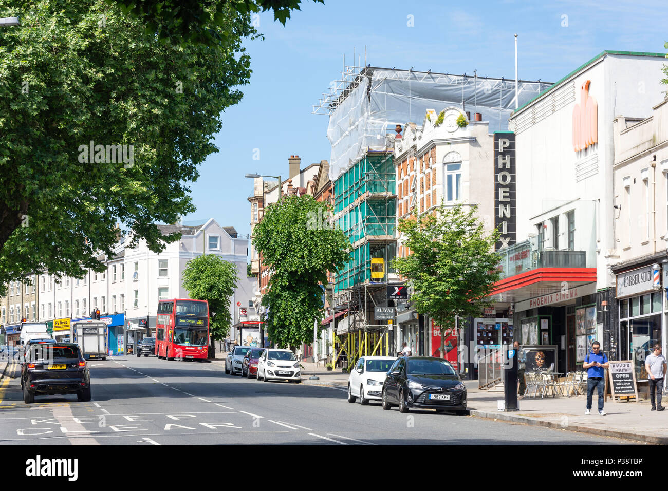 High Rd, East Finchley, London Borough of Barnet, Greater London, Angleterre, Royaume-Uni Banque D'Images