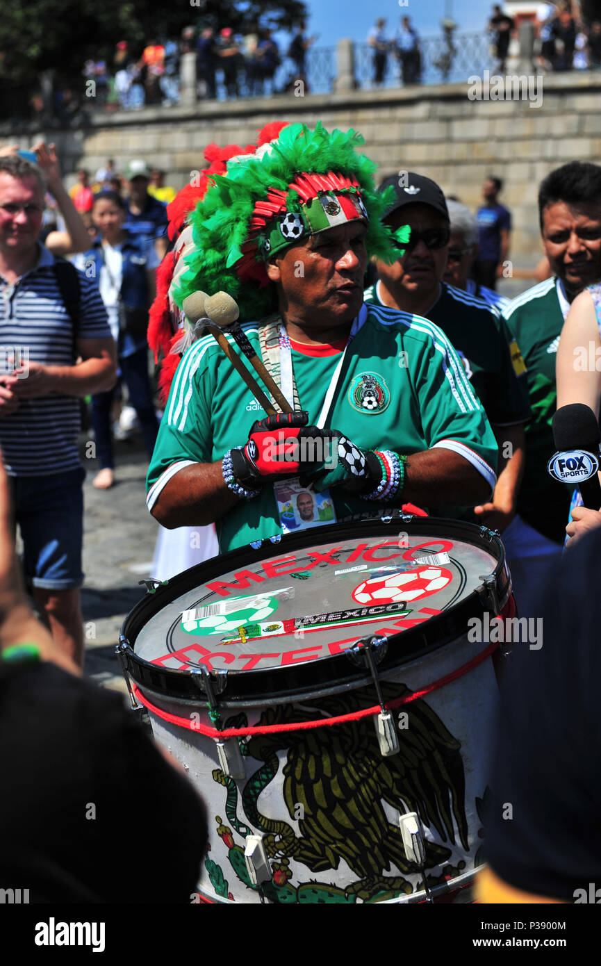 Moscou, Russie. 17 Juin, 2018. Fan de l'équipe nationale de football du Mexique dans la rue de Moscou, Russie le 17 juin 2018. Credit : Krasnevsky/Alamy Live News Banque D'Images