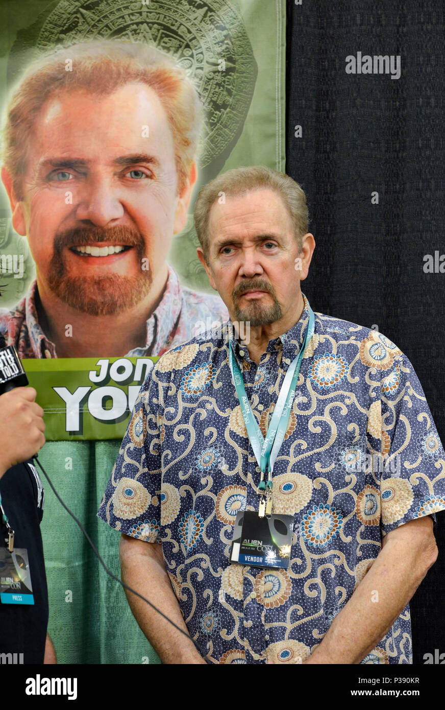 Pasadena, Californie, 16 juin 2018, Jonathan Young PHD de l'émission History Channel, Ancient Aliens, interviewé à AlienCon jour deux. Crédit : Ken Howard images/Alamy Live News Banque D'Images