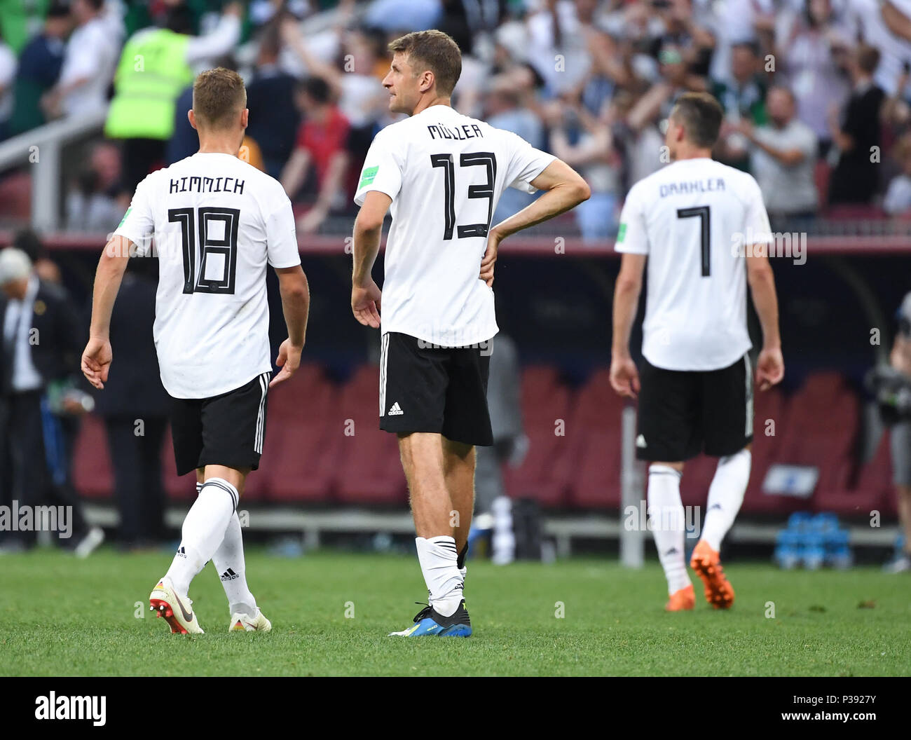 Insatisfait, frustré par Joshua Kimmich (Allemagne), Thomas Mueller (Allemagne) et Julian Draxler (Allemagne)/GES/gauche à droite de la Coupe du Monde de Soccer/2018 Russie : Allemagne - Mexique, 17.06.2018/GES/soccer/football Worldcup 2018 Russie : Allemagne contre le Mexique, Moscou, 17 juin 2018 | dans le monde entier Banque D'Images