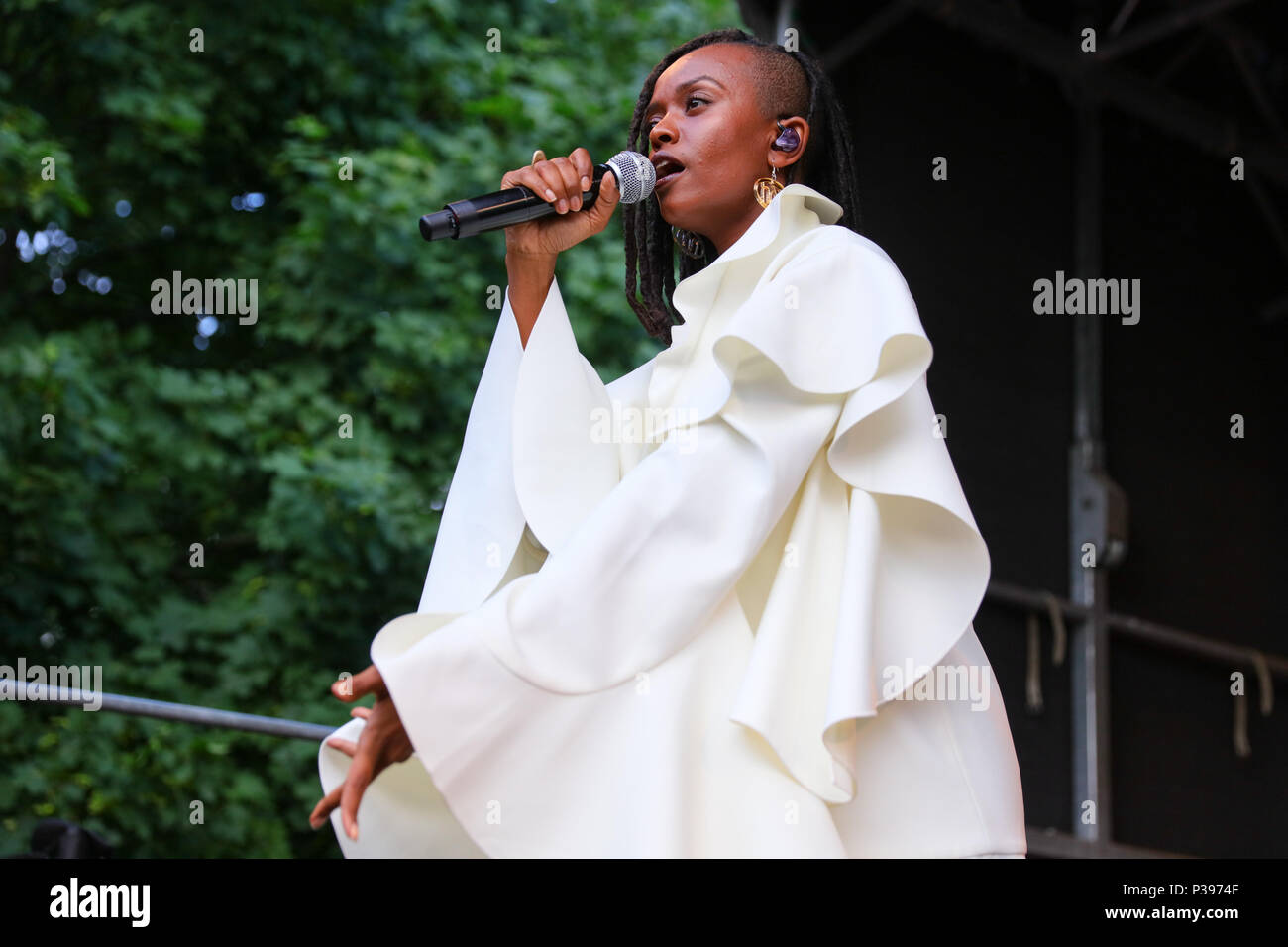 Oslo, Norvège. 17 juin, 2018. Le chanteur et auteur-compositeur Kelela effectue un concert live au cours de la fête de la musique norvégienne Piknik i Parken 2018 à Oslo (crédit photo : Gonzales Photo - Stian S. Moller). Banque D'Images