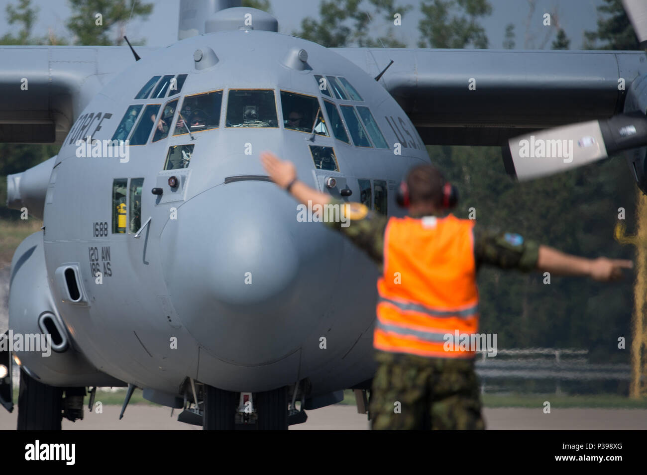 Caslav, République tchèque. 15 Juin, 2018. L'un des trois Lockheed C-130 Hercules de l'armée américaine d'atterrissage des avions de transport dans l'aéroport militaire à Caslav, République tchèque, le 15 juin 2018, avant le ciel vengeur 2018 exercice international. Photo : CTK Josef Vostarek/Photo/Alamy Live News Banque D'Images