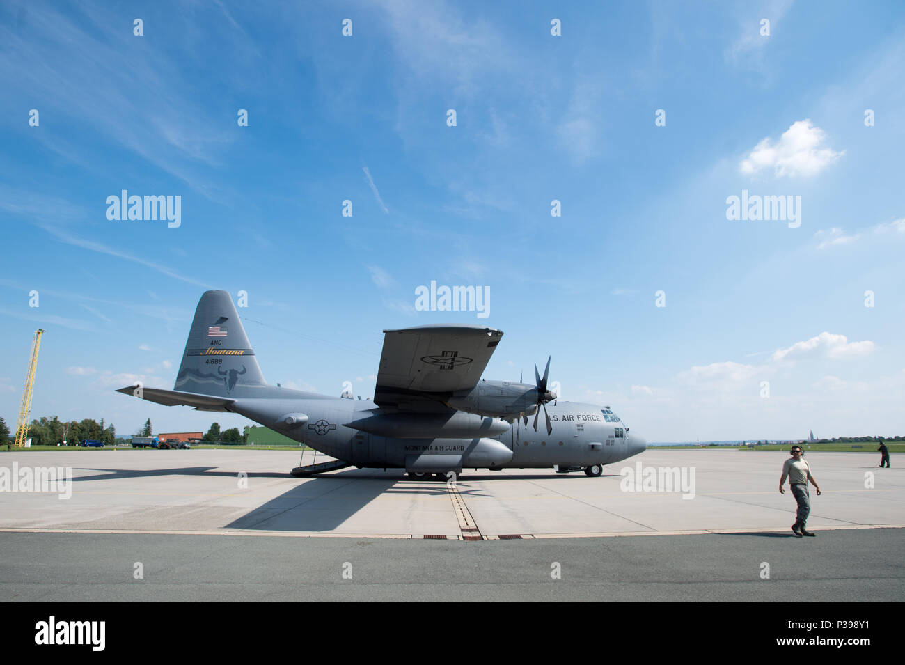 Caslav, République tchèque. 15 Juin, 2018. L'un des trois Lockheed C-130 Hercules de l'armée américaine d'atterrissage des avions de transport dans l'aéroport militaire à Caslav, République tchèque, le 15 juin 2018, avant le ciel vengeur 2018 exercice international. Photo : CTK Josef Vostarek/Photo/Alamy Live News Banque D'Images