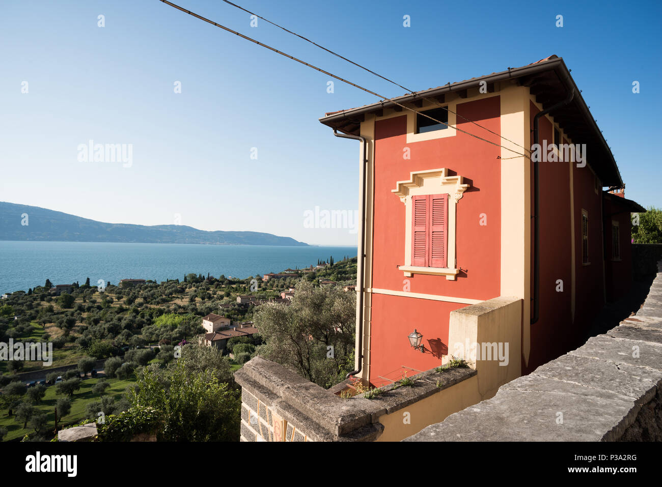 Gargnano, Italie, vue sur le lac de Garde Banque D'Images